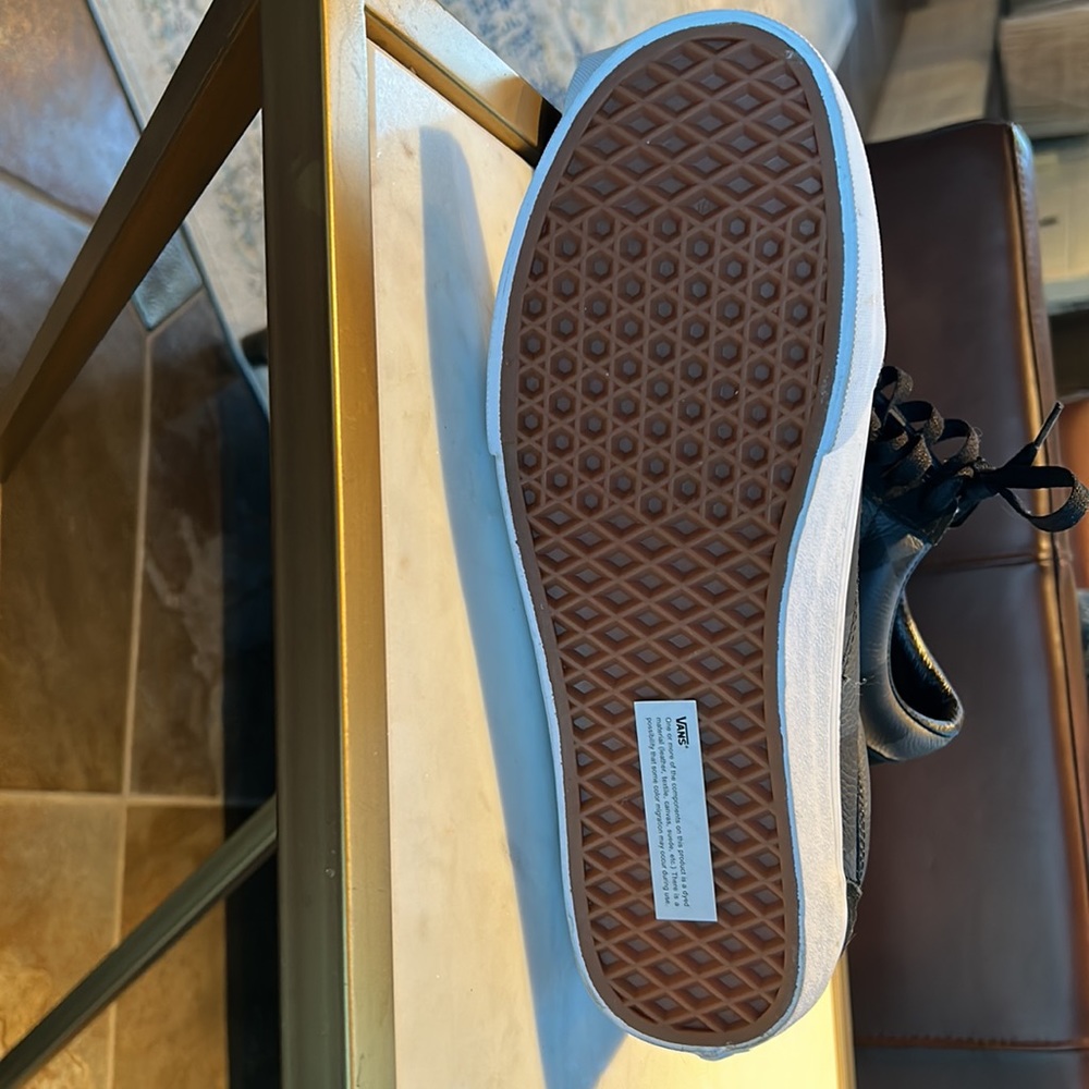 Vans - Picture 3 of 4